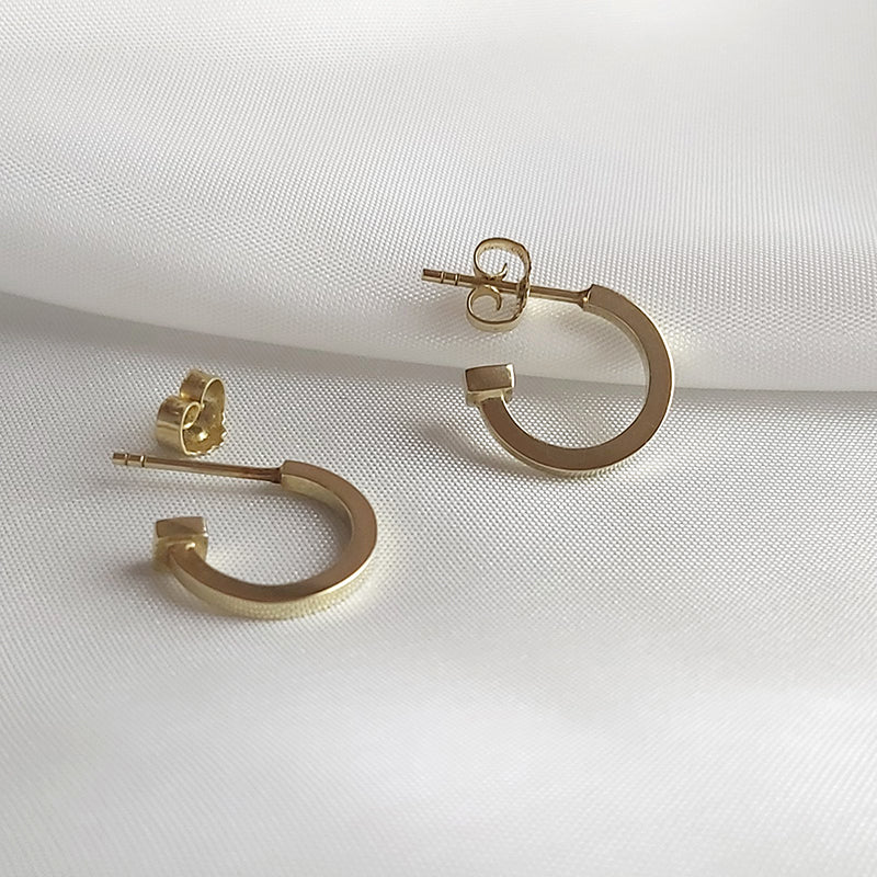 14K gouden oorbellen. Handgemaakt door MoM with Jewels