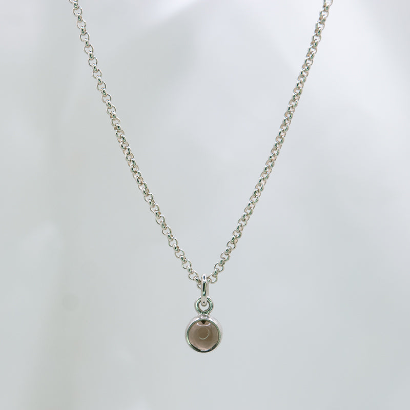 Zilveren ketting met Rookkwarts hanger voor kinderen.