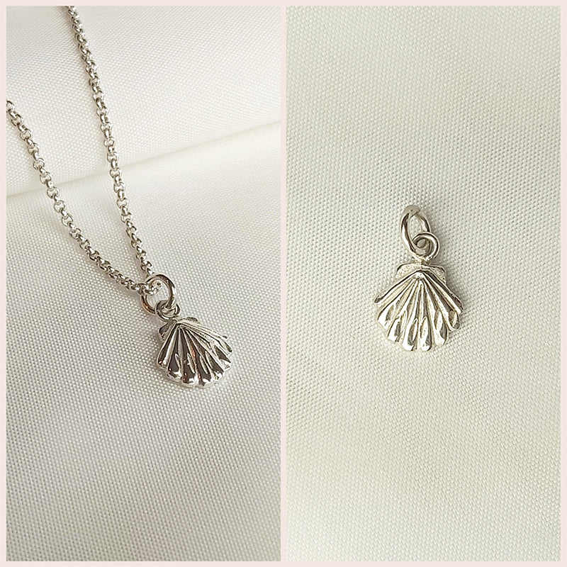 Losse zilveren sint jakobsschelp hanger voor aan een ketting. Handgemaakte zilveren sint jakobsschelp bedel.