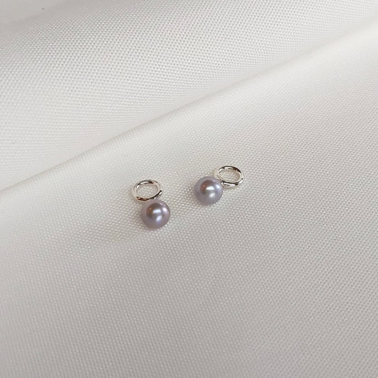 Oorhangers voor aan oorbellen met grijze zoetwaterparel.
