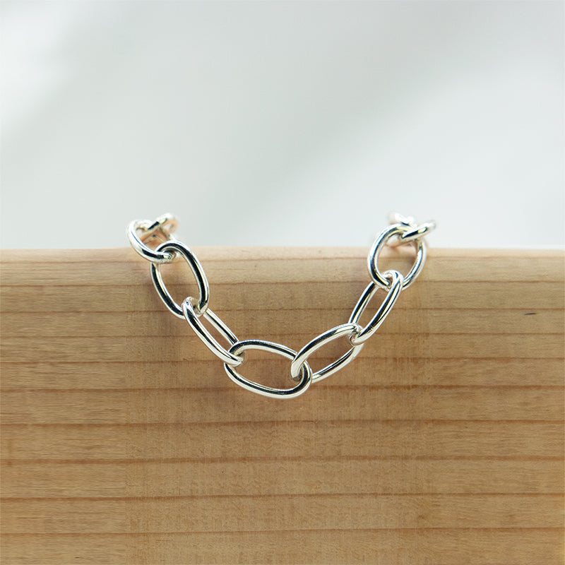 925 Zilveren schakel armband. Stoere en minimalistische armband met grove schakel. Handgemaakt door MoM with Jewels