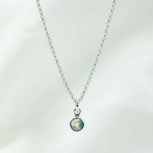 Zilveren ketting met  Maansteen hanger.
