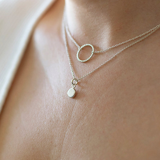Zilveren minimalistische ketting met cirkeltje - 925 Sterling en 14K gouden kettingen - Handgemaakt door MoM with Jewels