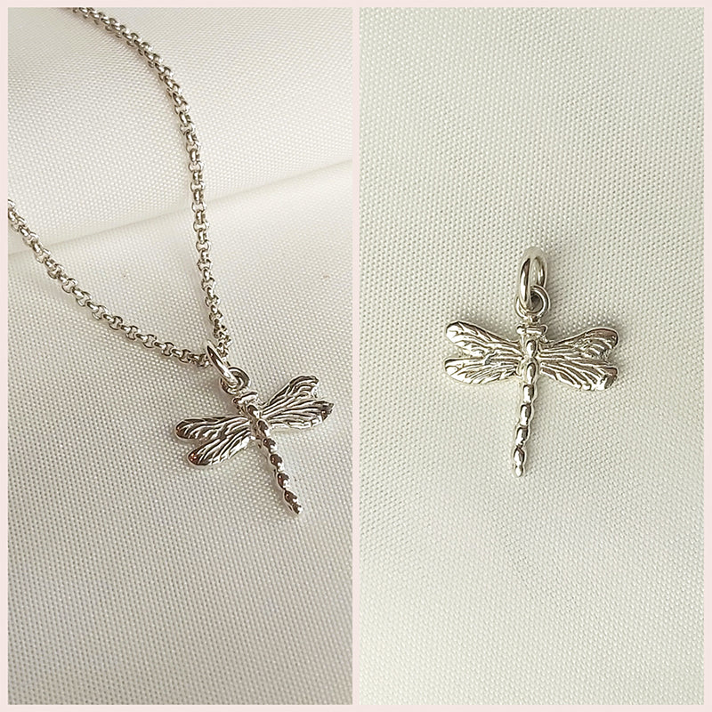 Losse zilveren libelle hanger voor aan een ketting. Handgemaakte zilveren libelle bedel.