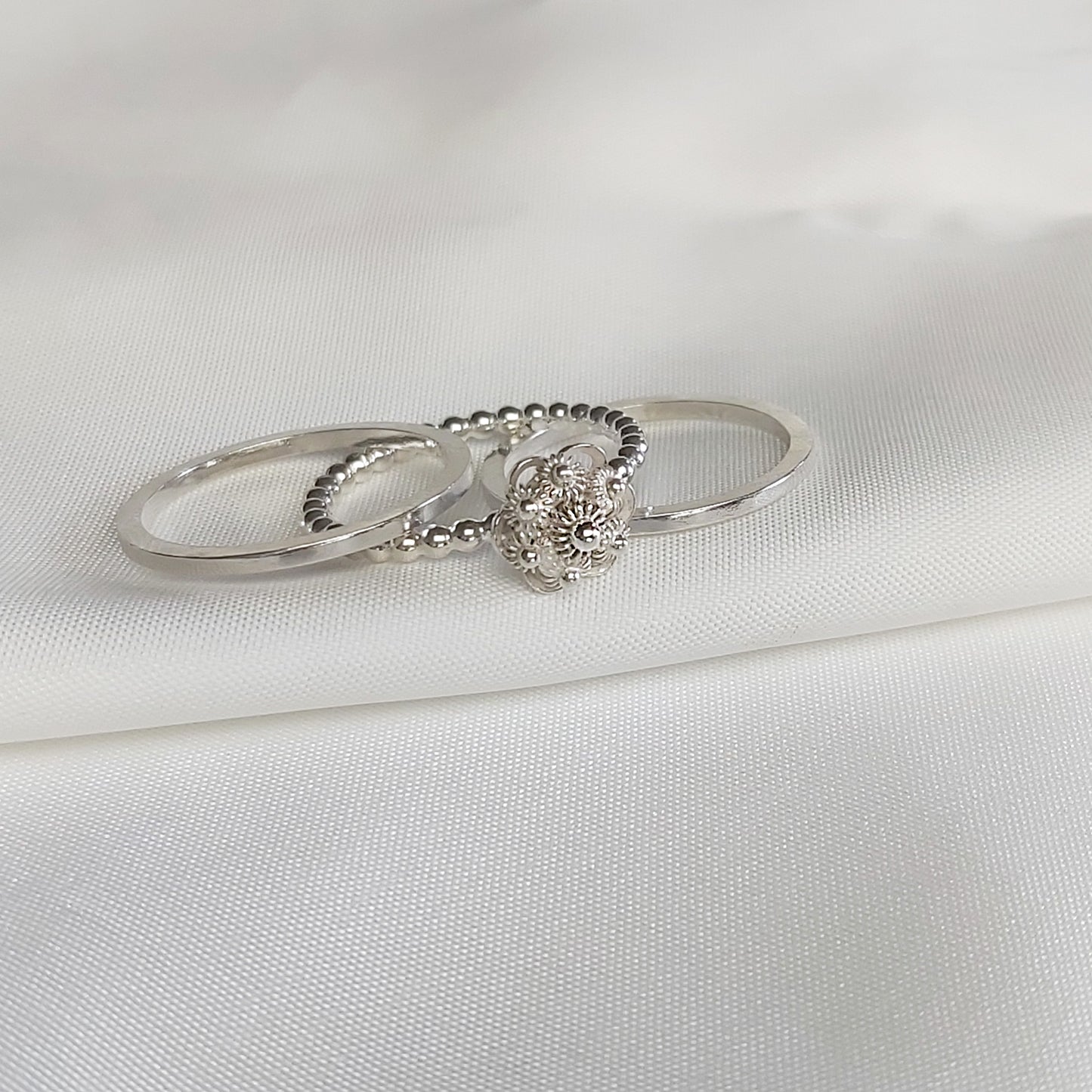 Zilveren ringen sen van 3 ringen met Zeeuwse knoop | Handgemaakte 925 Sterling Zilveren Ringenset