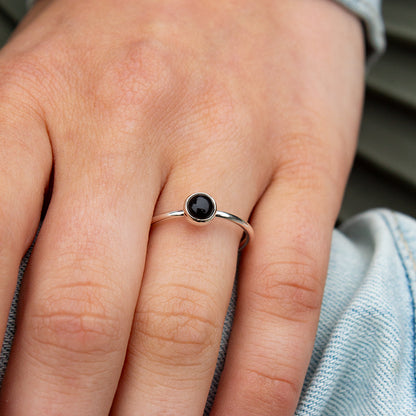 Zilveren ring met zwarte Onyx.