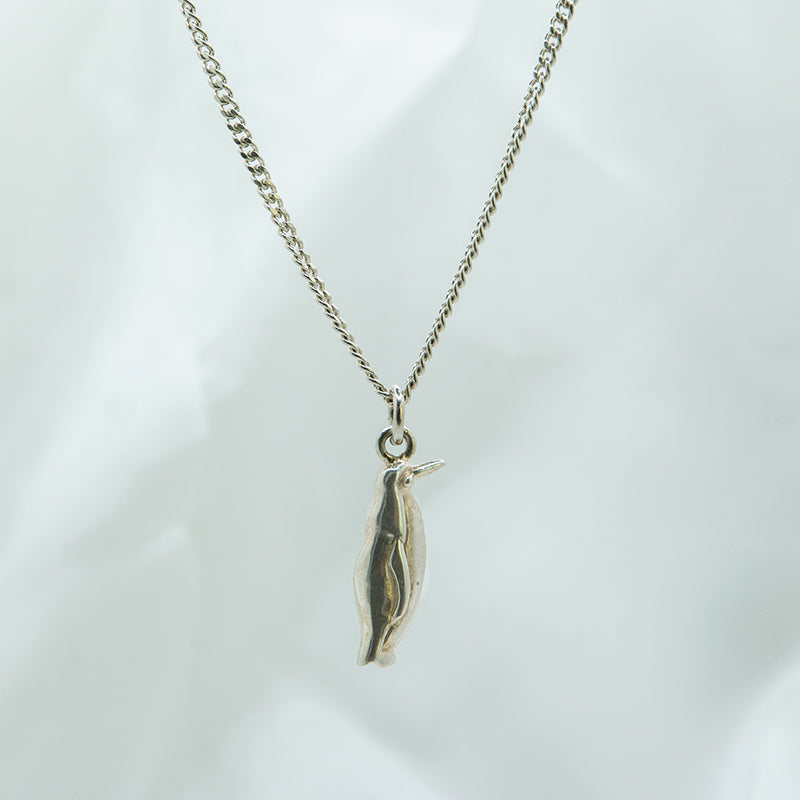 Zilveren ketting met Pinguïn bedel voor jongens.