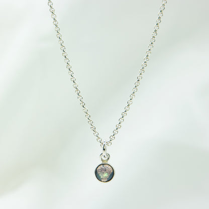 Zilveren ketting met Labradoriet hanger voor kinderen.