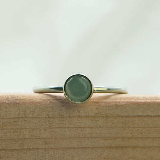 Handgemaakte Zilveren ring met Grijze Maansteen.