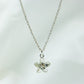 Zilveren ketting met bloemetjes hanger.
