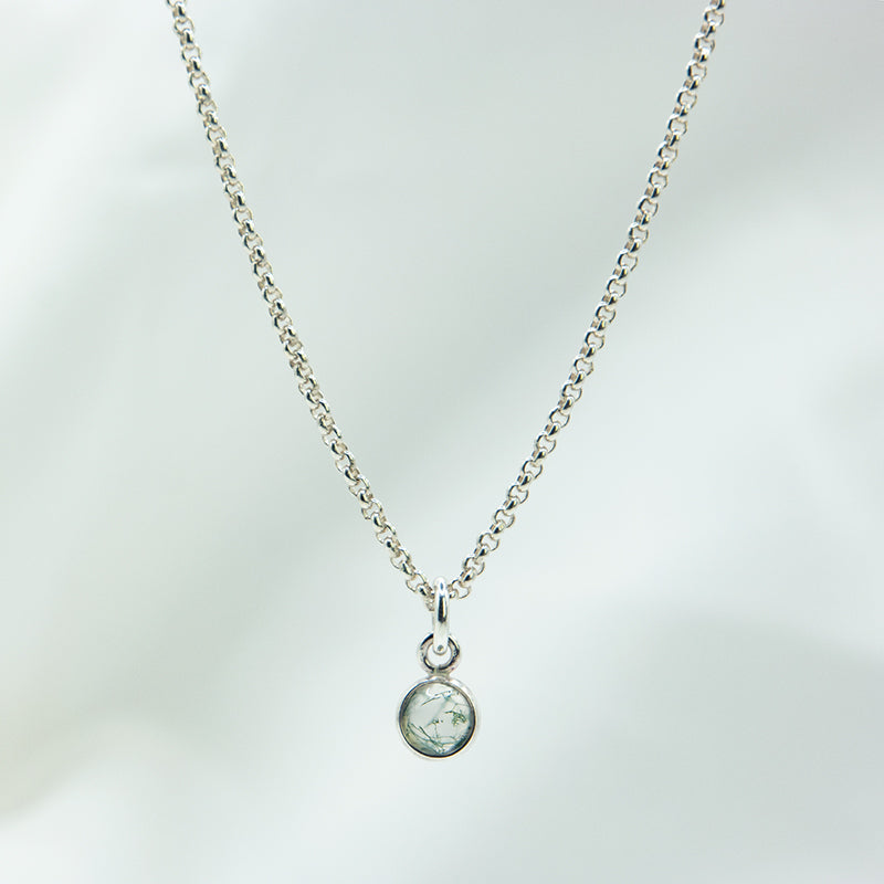 Fijne zilveren ketting met Mos-Agaat. Hanger ook los te bestellen.